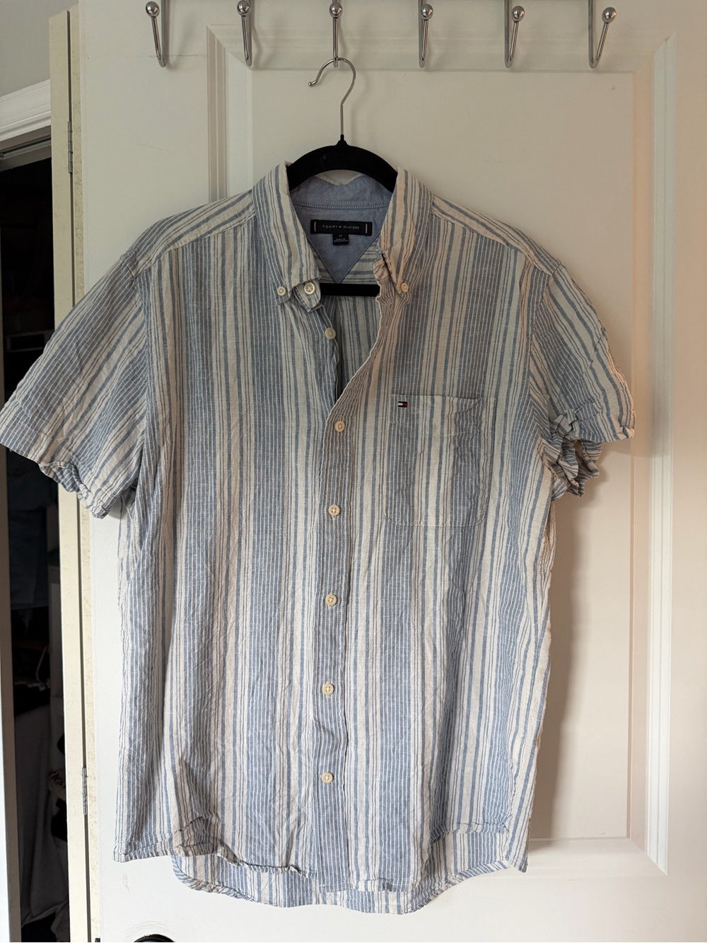 Tommy Hilfiger Blue & White Vertical Stripe Short-Sleeve Button-Down Shirt